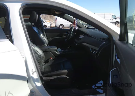 2019 Cadillac Xt4 Premium Luxury z USA, uszkodzony, nr VIN 1GYFZCR4XKF103217